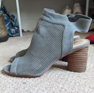 Vince Camuto open toed heeled sandals